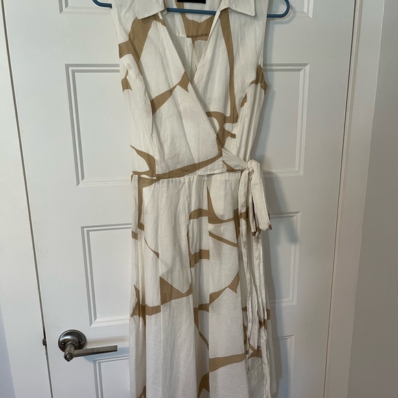 Ivanka Trump Dresses & Skirts - Ivanka Trump wrap sundress size M